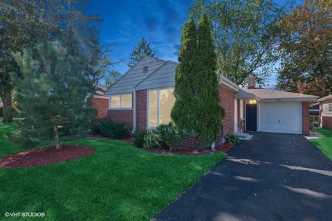 A home in Evergreen Park