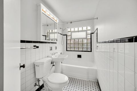 Tiny photo for 1931 W Albion Avenue #1, Chicago, IL 60626 (MLS # 12628200)