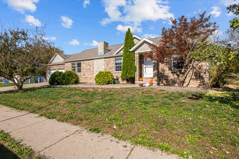 Photo of 4504 W 14th Street, Davenport, IA 52804 (MLS # 12791085)