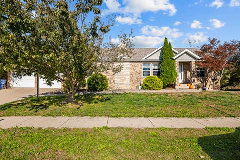 Tiny photo for 4504 W 14th Street, Davenport, IA 52804 (MLS # 12791085)
