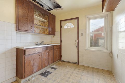 Tiny photo for 2556 E 97th Place, Chicago, IL 60617 (MLS # 12634724)