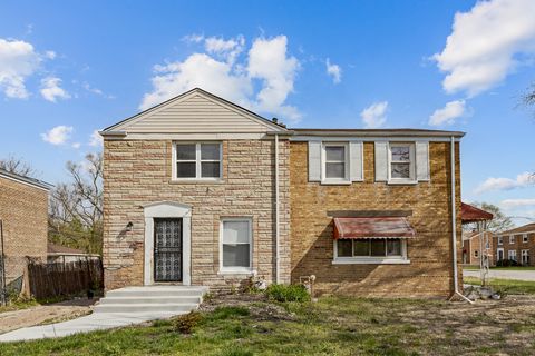 Tiny photo for 2556 E 97th Place, Chicago, IL 60617 (MLS # 12634724)