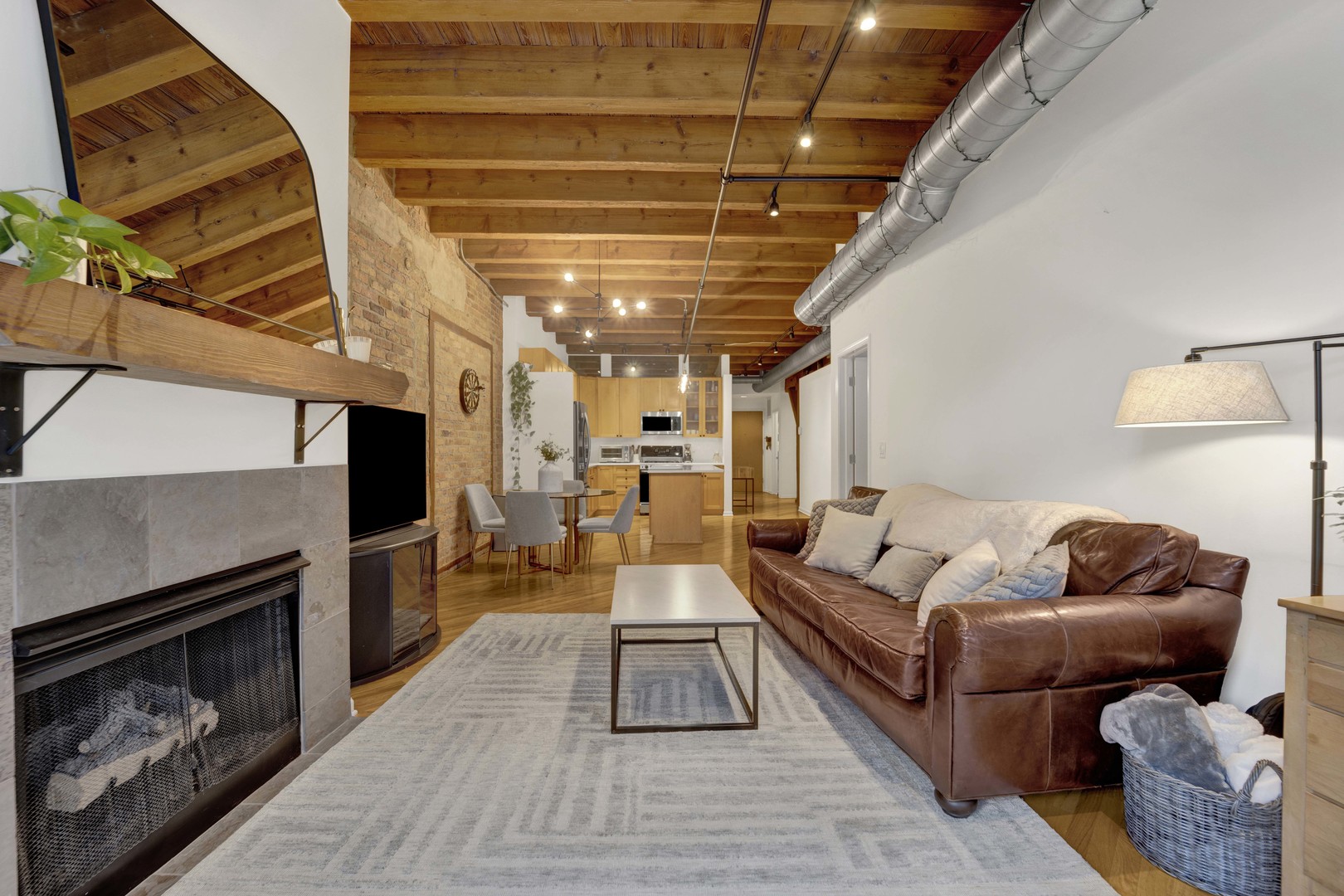 520 W Huron Street 315