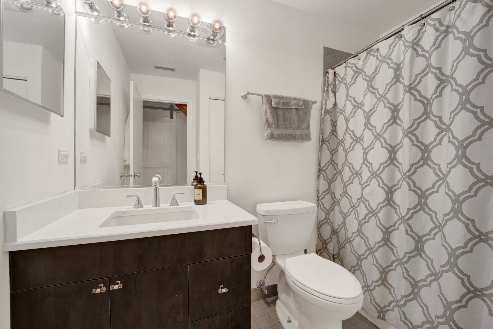 520 W Huron Street 315