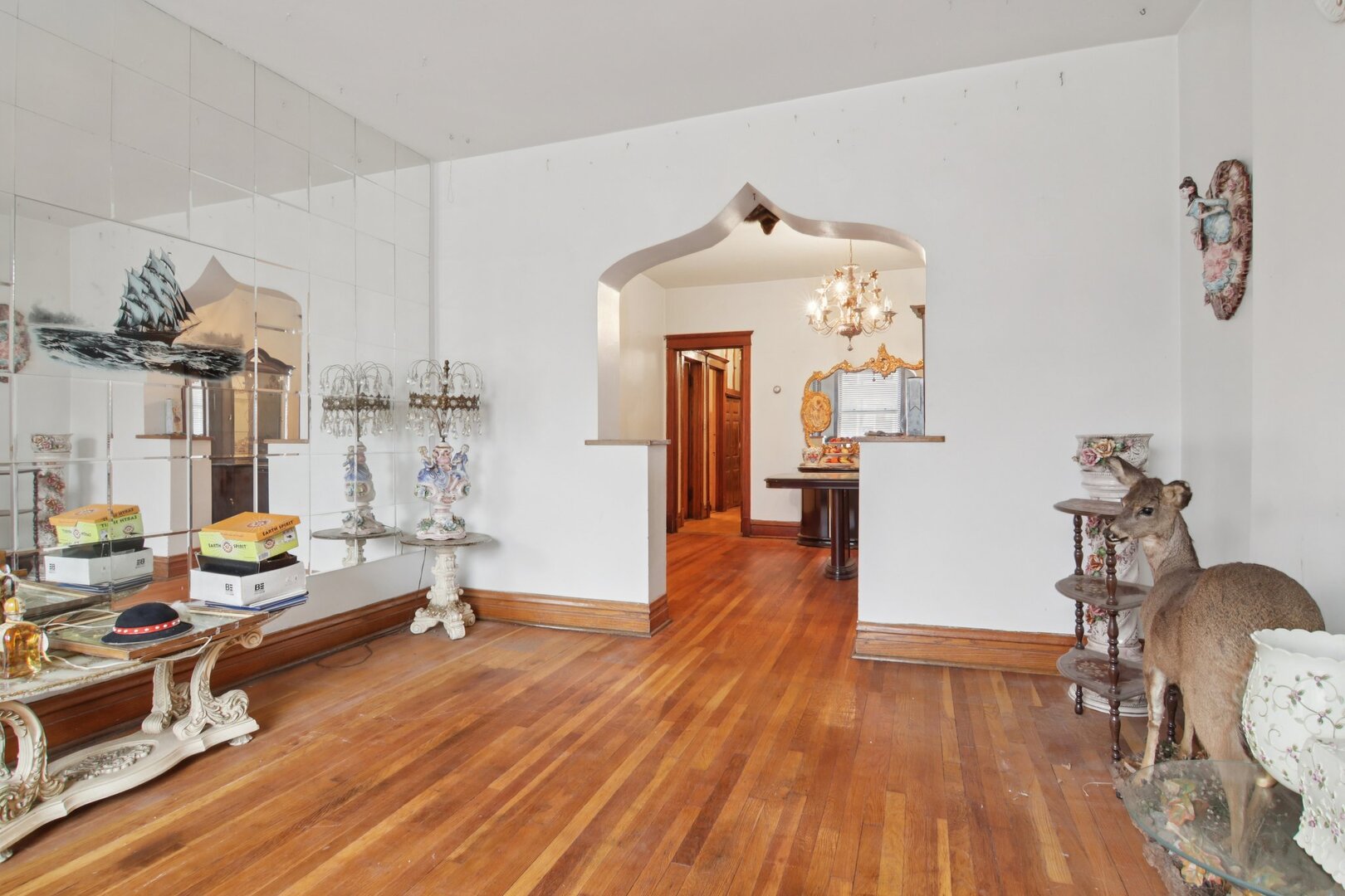 2228 W Augusta Boulevard