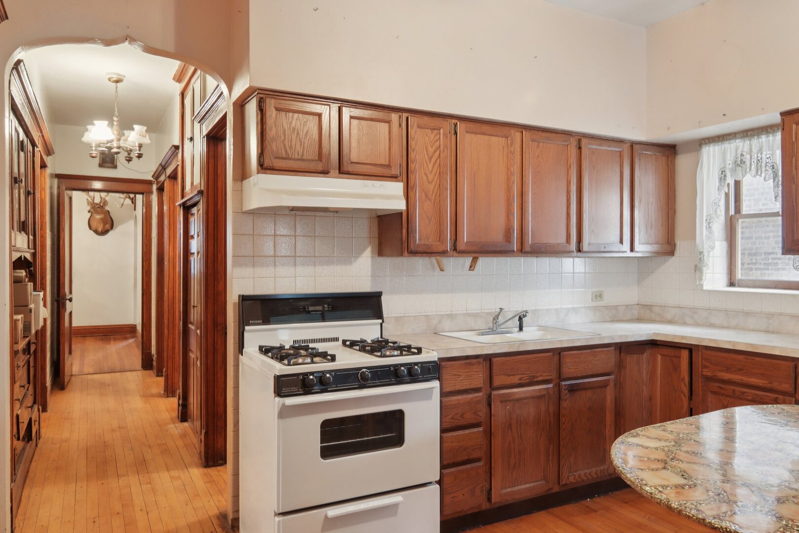 2228 W Augusta Boulevard