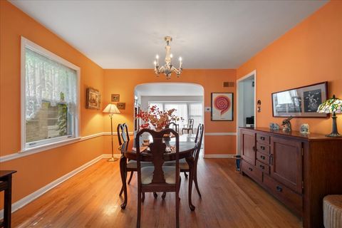 Tiny photo for 2522 W Jarvis Avenue, Chicago, IL 60645 (MLS # 12461865)