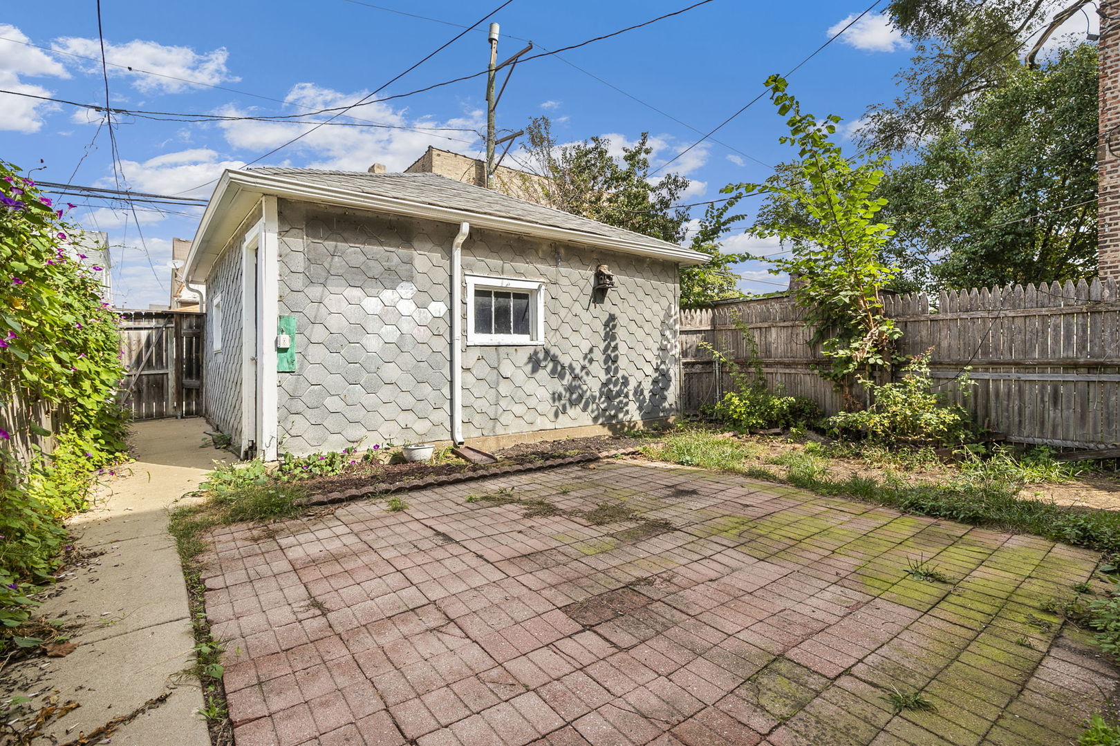 Chicago, Illinois 60641, United States, 2 Bedrooms Bedrooms, ,1 BathroomBathrooms,Residential,Active,195504