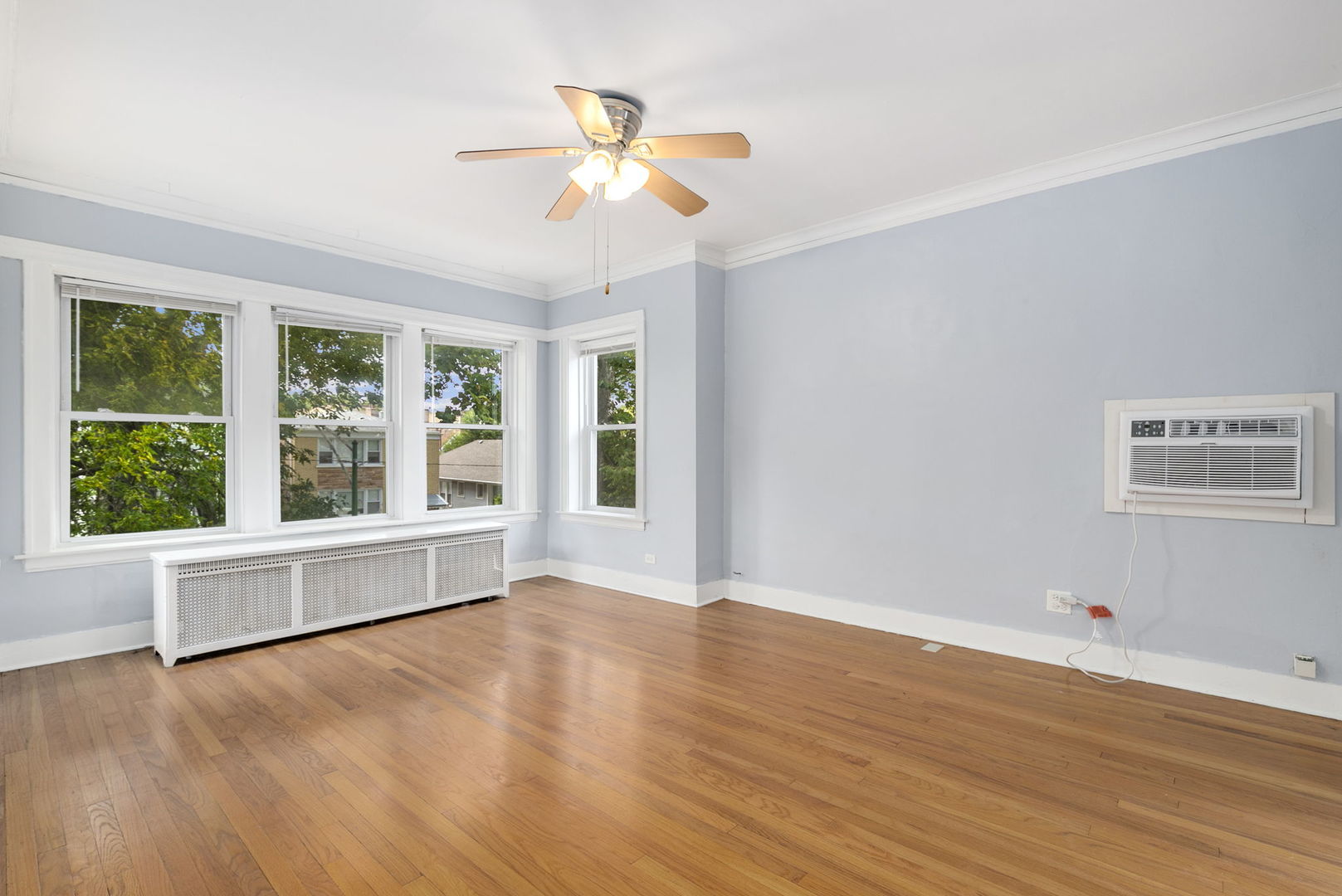 Chicago, Illinois 60641, United States, 2 Bedrooms Bedrooms, ,1 BathroomBathrooms,Residential,Active,195504