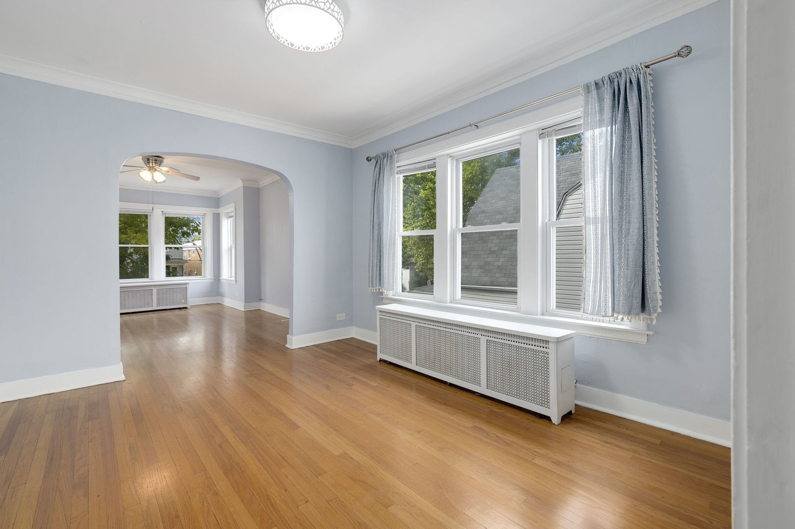 Chicago, Illinois 60641, United States, 2 Bedrooms Bedrooms, ,1 BathroomBathrooms,Residential,Active,195504