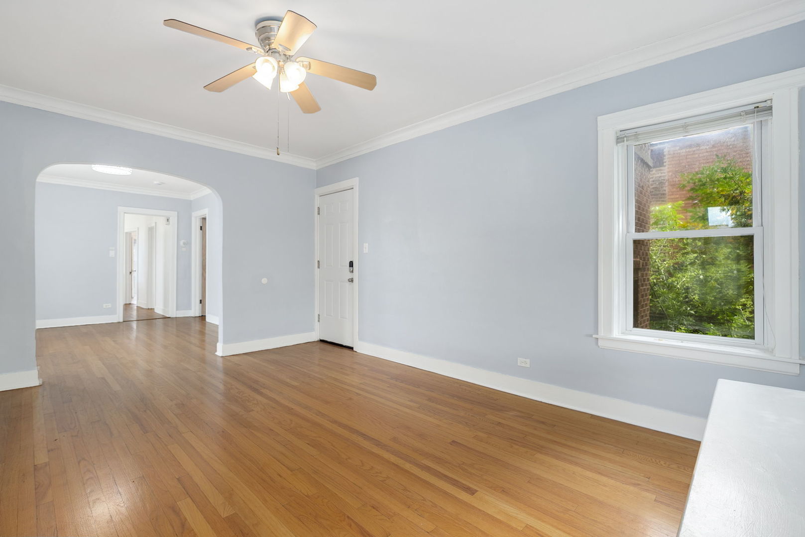 Chicago, Illinois 60641, United States, 2 Bedrooms Bedrooms, ,1 BathroomBathrooms,Residential,Active,195504