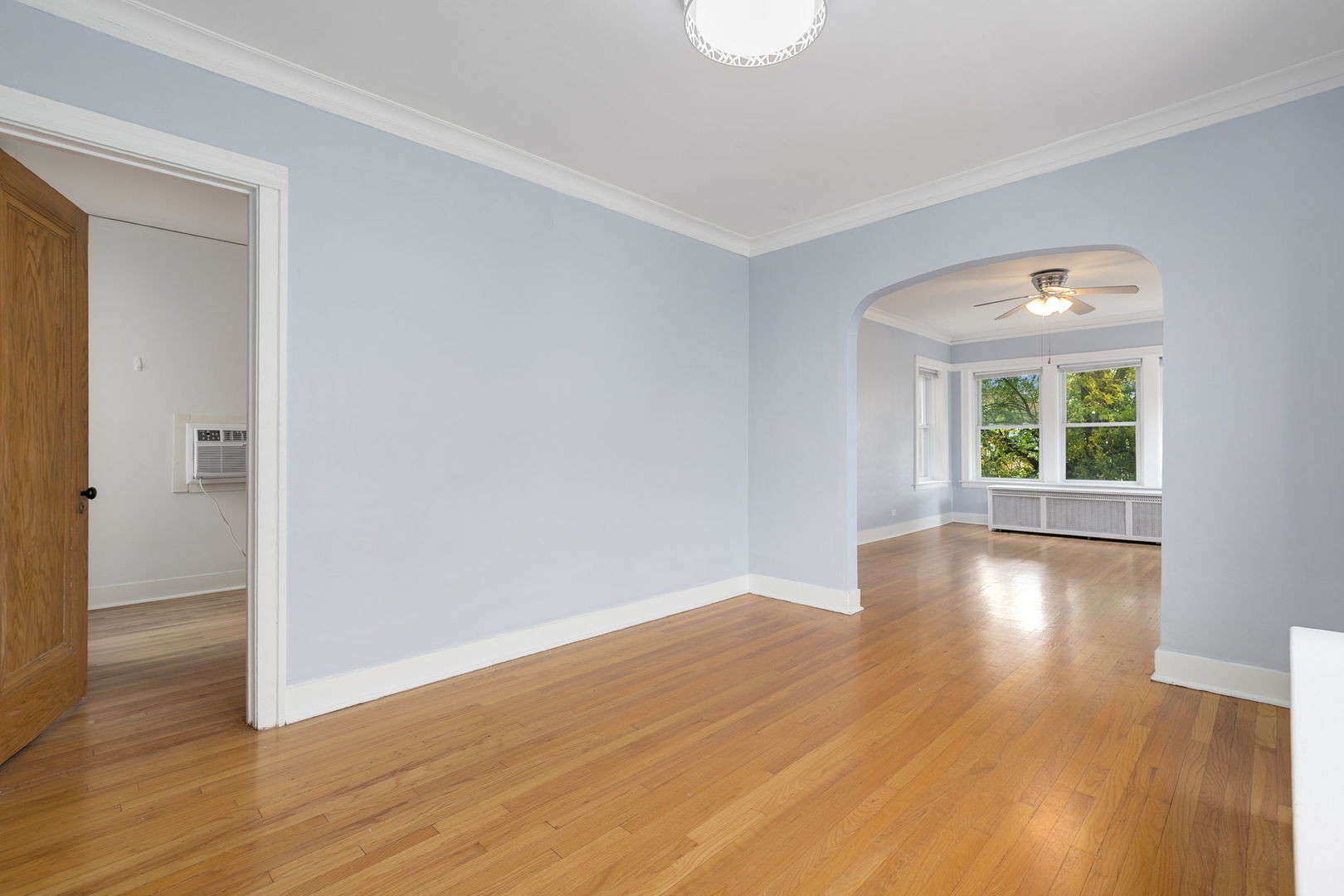 Chicago, Illinois 60641, United States, 2 Bedrooms Bedrooms, ,1 BathroomBathrooms,Residential,Active,195504