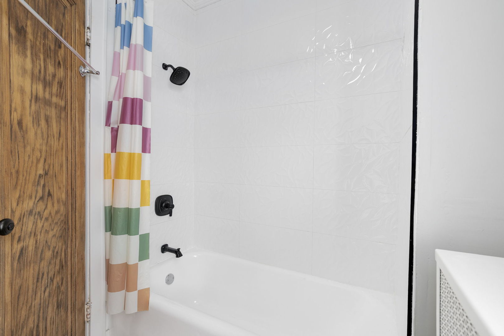 Chicago, Illinois 60641, United States, 2 Bedrooms Bedrooms, ,1 BathroomBathrooms,Residential,Active,195504