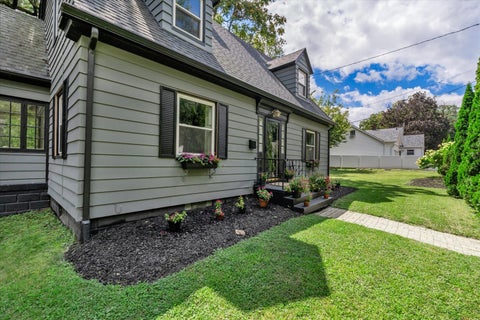 Tiny photo for 110 14th Avenue, Moline, IL 61265 (MLS # 12734878)
