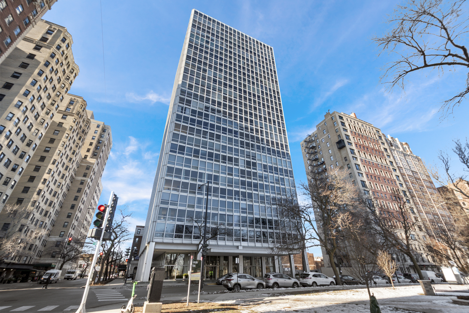 2400 N Lakeview Avenue 2006