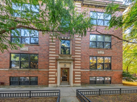 Photo of 1969 W Cullom Avenue #2, Chicago, IL 60613 (MLS # 12784085)
