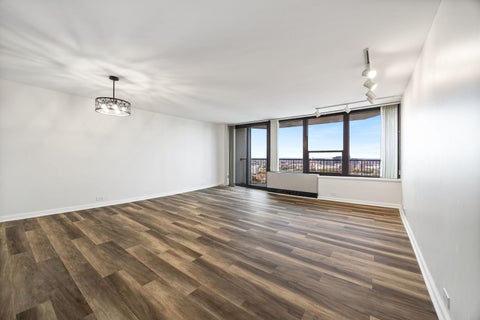 Tiny photo for 1560 N Sandburg Terrace #3011J, Chicago, IL 60610 (MLS # 12779062)