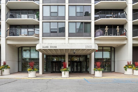 Tiny photo for 1560 N Sandburg Terrace #3011J, Chicago, IL 60610 (MLS # 12779062)