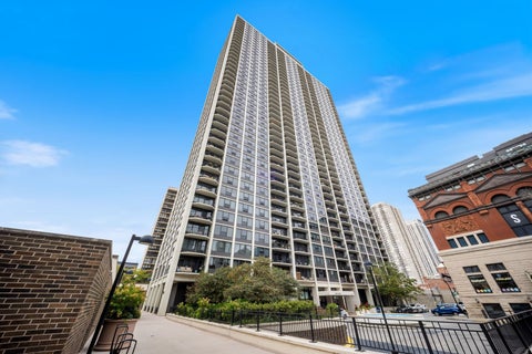 Photo of 1560 N Sandburg Terrace #3011J, Chicago, IL 60610 (MLS # 12779062)