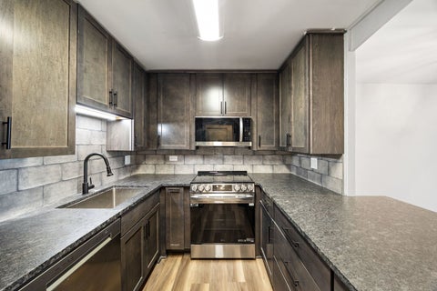 Tiny photo for 1560 N Sandburg Terrace #3011J, Chicago, IL 60610 (MLS # 12779062)