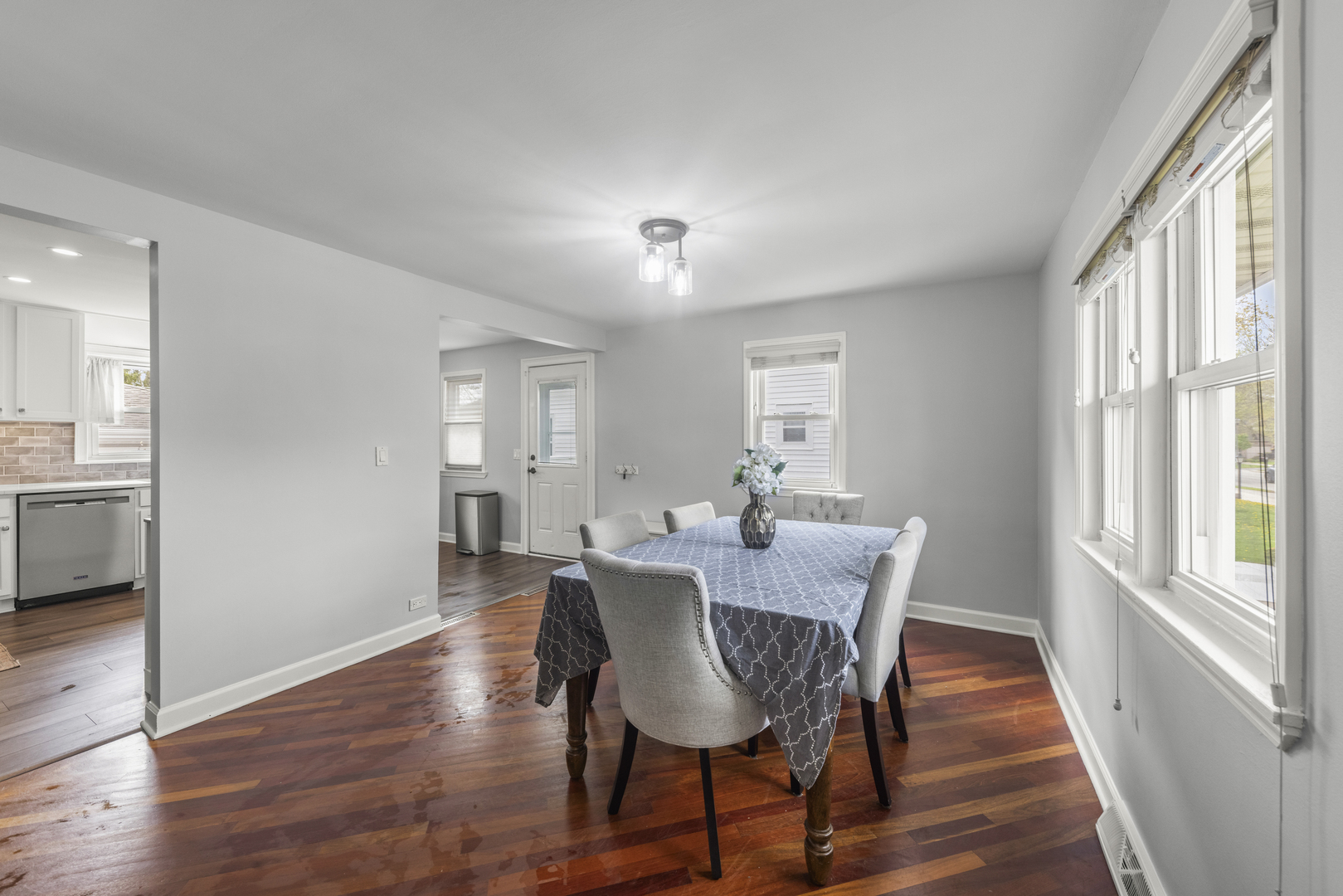 597 N West Avenue