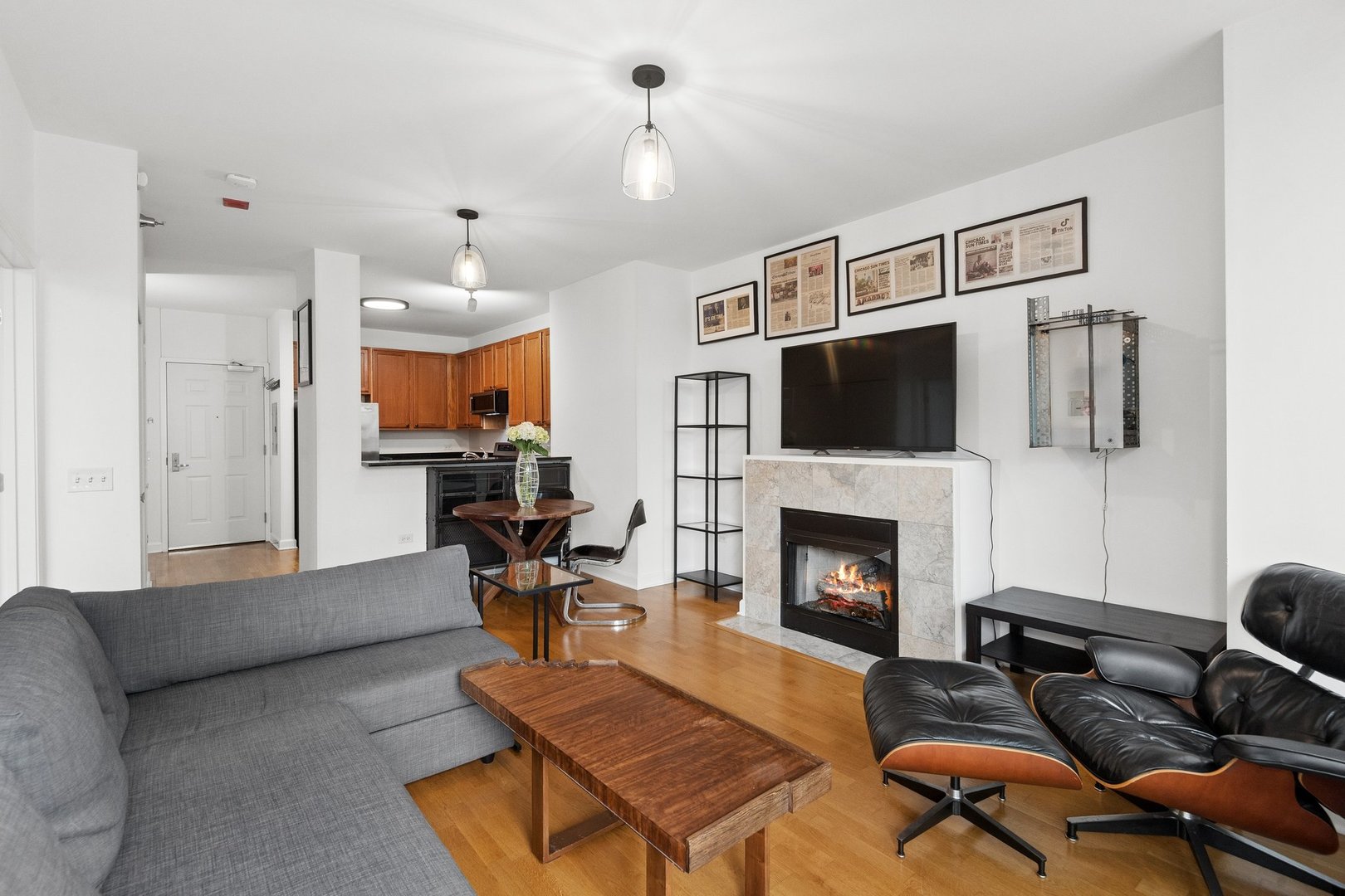 1600 S PRAIRIE Avenue 705