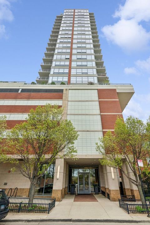 Photo of 1600 S PRAIRIE Avenue #705, Chicago, IL 60616 (MLS # 12635598)