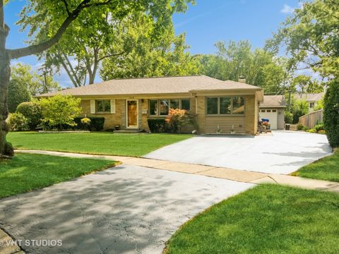 Photo of 1715 Verde Court, Mount Prospect, IL 60056 (MLS # 12593497)