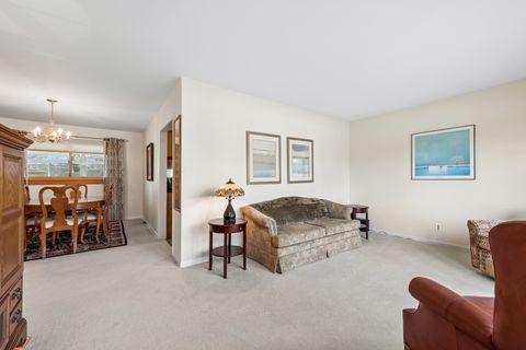 Tiny photo for 1715 Verde Court, Mount Prospect, IL 60056 (MLS # 12593497)