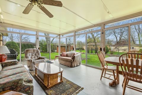 Tiny photo for 1715 Verde Court, Mount Prospect, IL 60056 (MLS # 12593497)