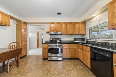 Tiny photo for 1715 Verde Court, Mount Prospect, IL 60056 (MLS # 12593497)