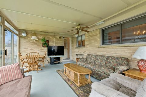 Tiny photo for 1715 Verde Court, Mount Prospect, IL 60056 (MLS # 12593497)