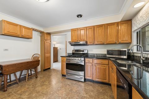 Tiny photo for 1715 Verde Court, Mount Prospect, IL 60056 (MLS # 12593497)