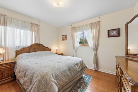 Tiny photo for 1715 Verde Court, Mount Prospect, IL 60056 (MLS # 12593497)