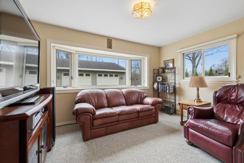 Tiny photo for 1715 Verde Court, Mount Prospect, IL 60056 (MLS # 12593497)