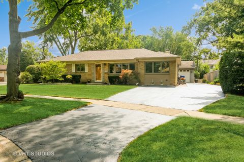 Tiny photo for 1715 Verde Court, Mount Prospect, IL 60056 (MLS # 12593497)