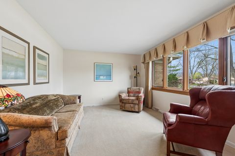 Tiny photo for 1715 Verde Court, Mount Prospect, IL 60056 (MLS # 12593497)