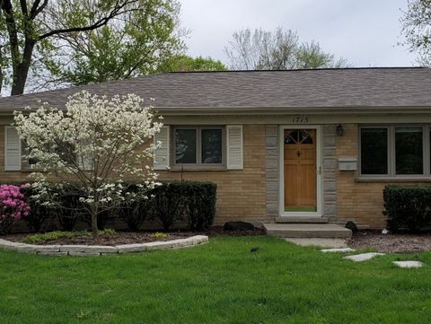 Tiny photo for 1715 Verde Court, Mount Prospect, IL 60056 (MLS # 12593497)