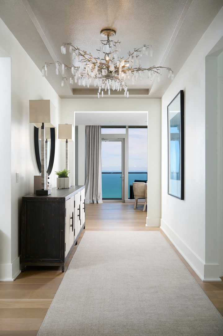 363 E Wacker Drive 6106