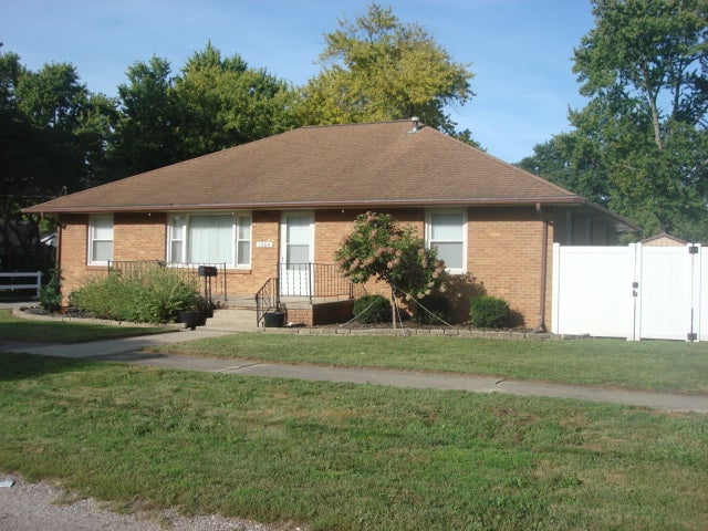 1004 Holcomb Street