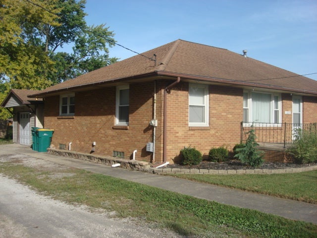 1004 Holcomb Street