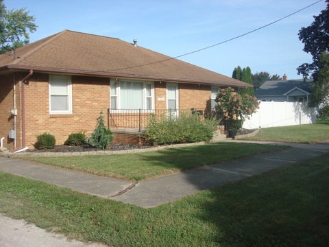 Tiny photo for 1004 Holcomb Street, Streator, IL 61364 (MLS # 12752859)