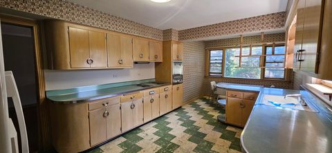 Tiny photo for 9241 S Richmond Avenue, Evergreen Park, IL 60805 (MLS # 12484875)