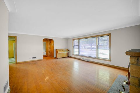 Tiny photo for 9241 S Richmond Avenue, Evergreen Park, IL 60805 (MLS # 12484875)
