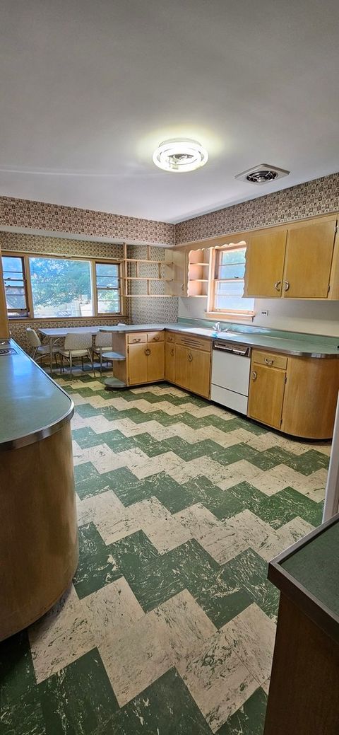 Tiny photo for 9241 S Richmond Avenue, Evergreen Park, IL 60805 (MLS # 12484875)