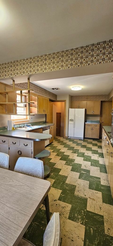 Tiny photo for 9241 S Richmond Avenue, Evergreen Park, IL 60805 (MLS # 12484875)