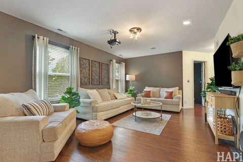 Tiny photo for 1053 Wheatland Drive, Crystal Lake, IL 60014 (MLS # 12623039)