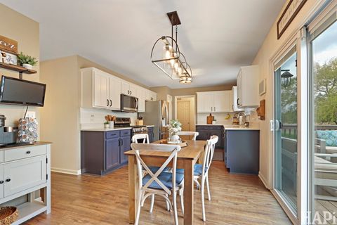 Tiny photo for 1053 Wheatland Drive, Crystal Lake, IL 60014 (MLS # 12623039)