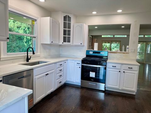 Tiny photo for 506 Stevens Court, Sleepy Hollow, IL 60118 (MLS # 12485381)