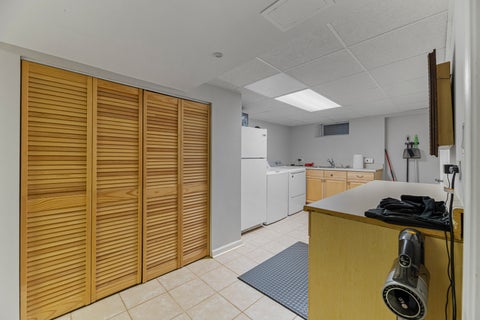 Tiny photo for 9 N Waverly Place, Mount Prospect, IL 60056 (MLS # 12696159)